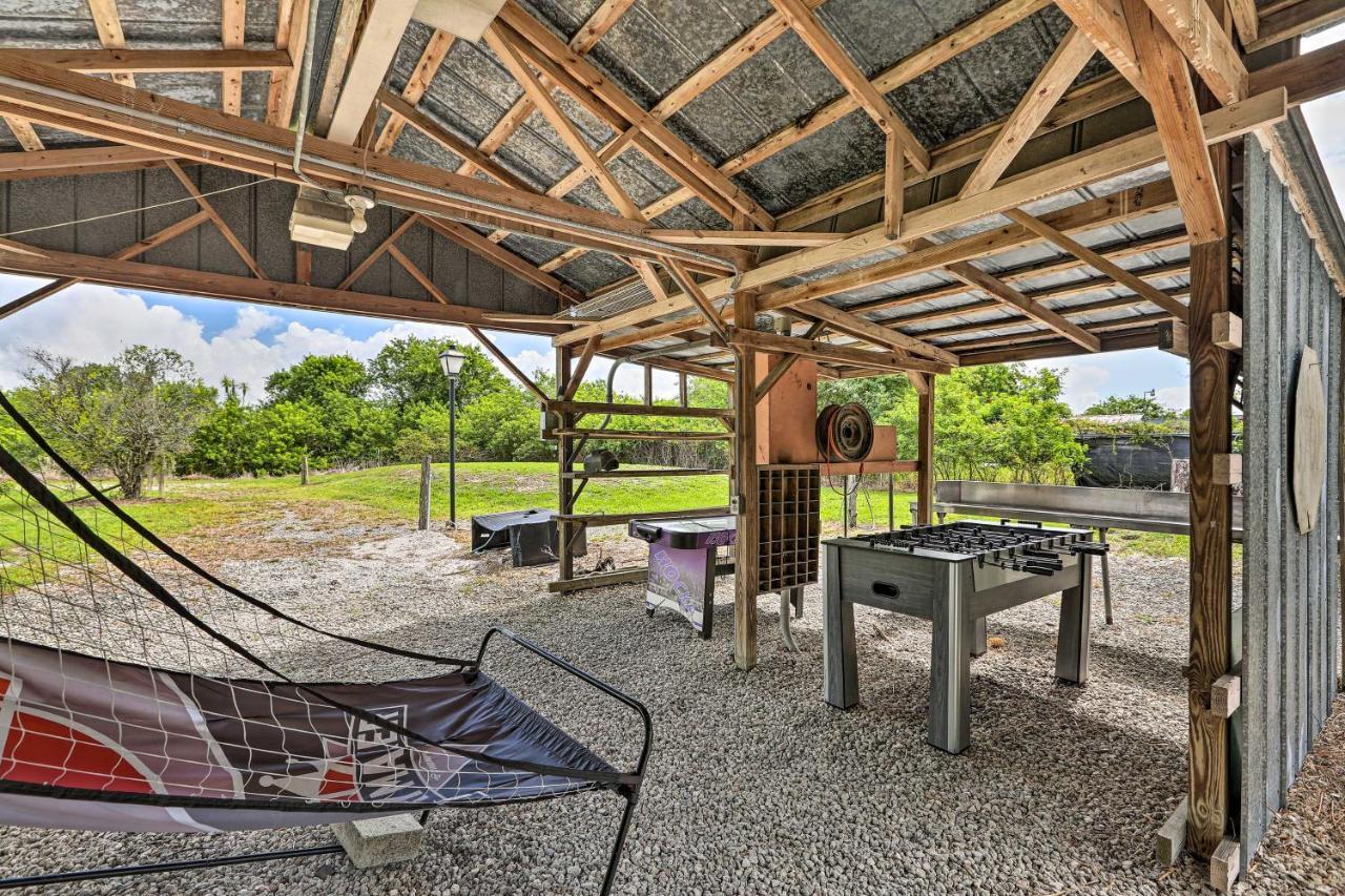 Authentic Clewiston Home With Outdoor Game Room Eksteriør bilde